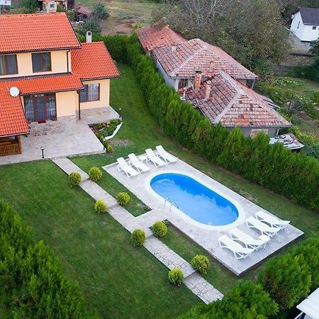 Guest House Beniart Vetrintsi Exterior foto