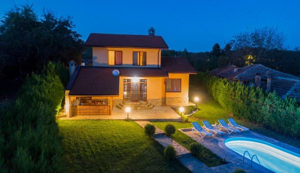 Guest House Beniart Vetrintsi Exterior foto